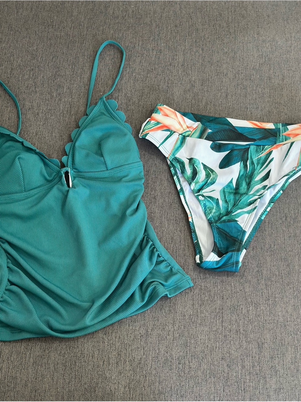 Cupshe Teal Scallop Tankini Top with Tropical Leaf Bikini Bottom
